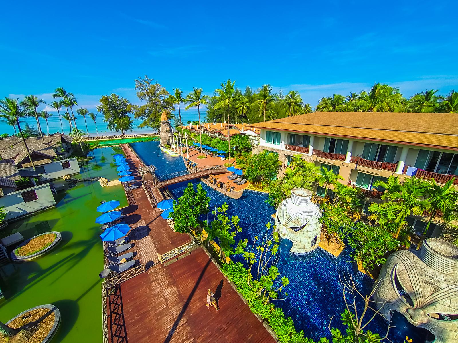 Graceland Khaolak Beachfront Resort Као Лак Екстериор снимка