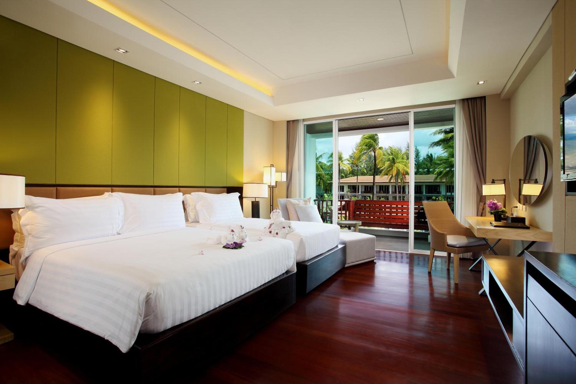 Graceland Khaolak Beachfront Resort Као Лак Екстериор снимка
